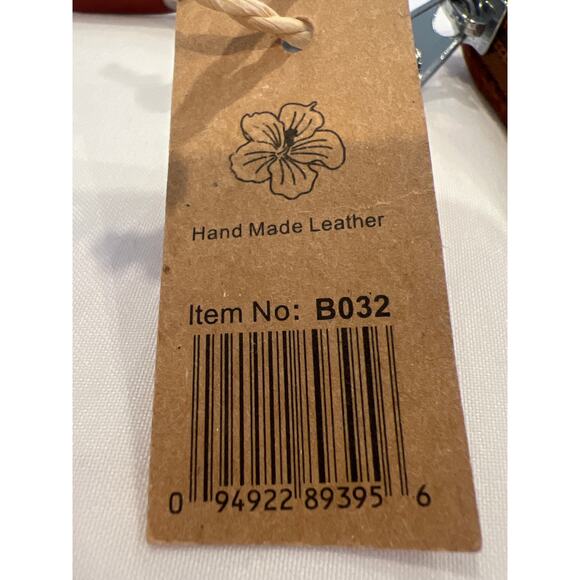 Elegant Handmade Hawaii Leather Passport Holder – New with Tag - Picture 4 of 11